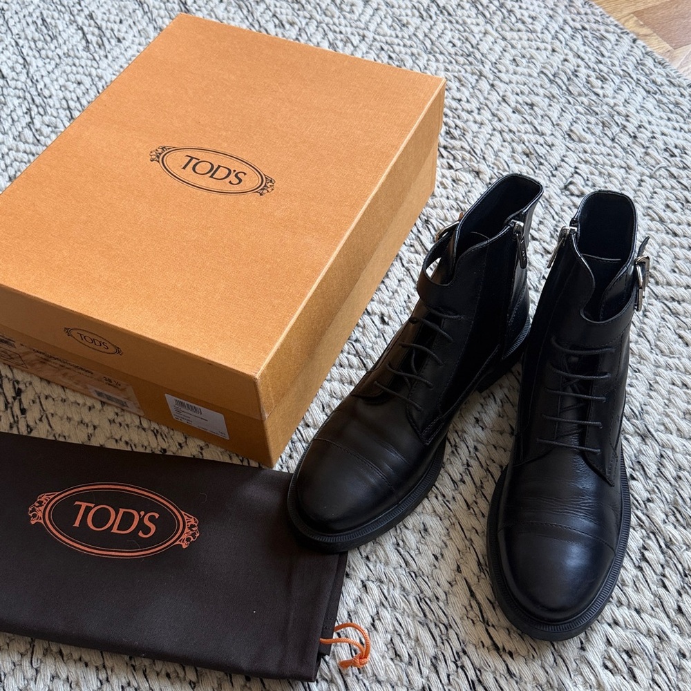 Tod's Gomma Lace Up Leather Boots